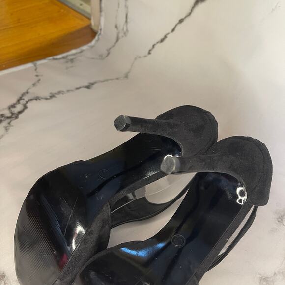 Chic Nana T Strap Pump Size 41 - Picture 10 of 11